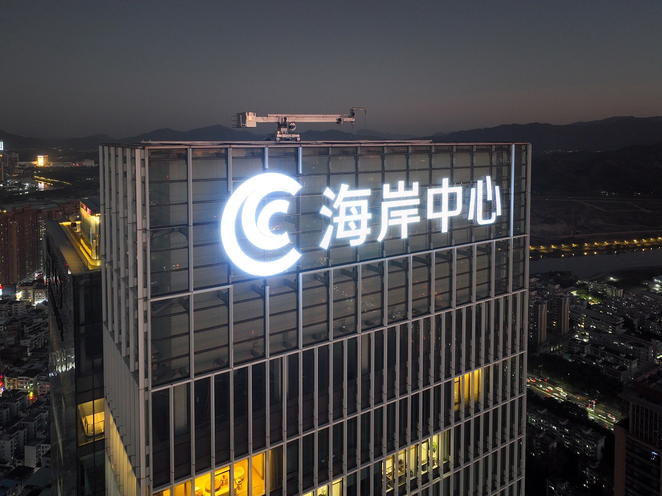 幕墻發(fā)光字應(yīng)用普遍的具體原因是什么呢？