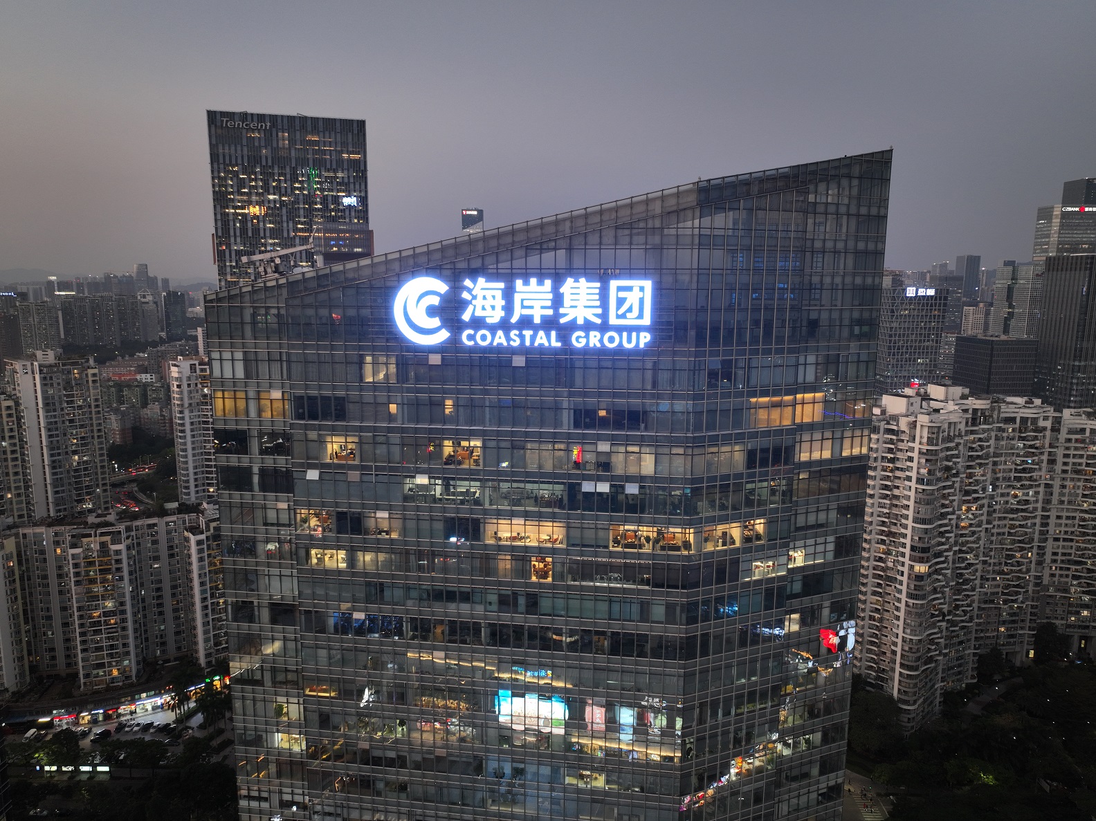 樓體發(fā)光字和傳統(tǒng)燈箱廣告相比，有哪些優(yōu)勢和不同之處呢？