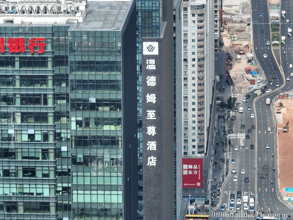 幕墻發(fā)光字的優(yōu)勢是什么？